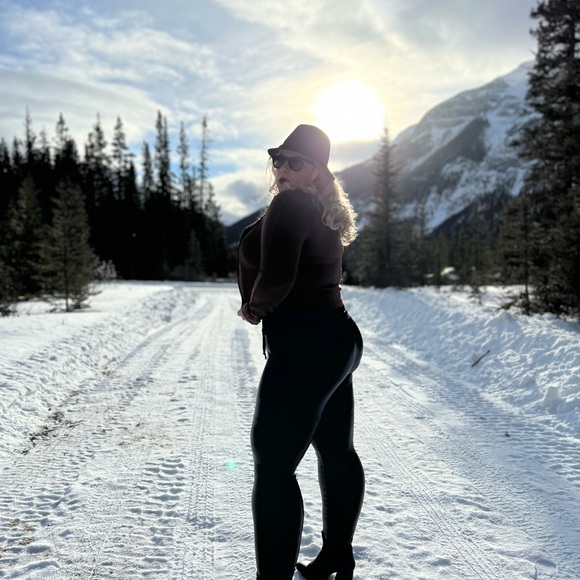 Meet your Posher, Aaron - Picture 6 of 15